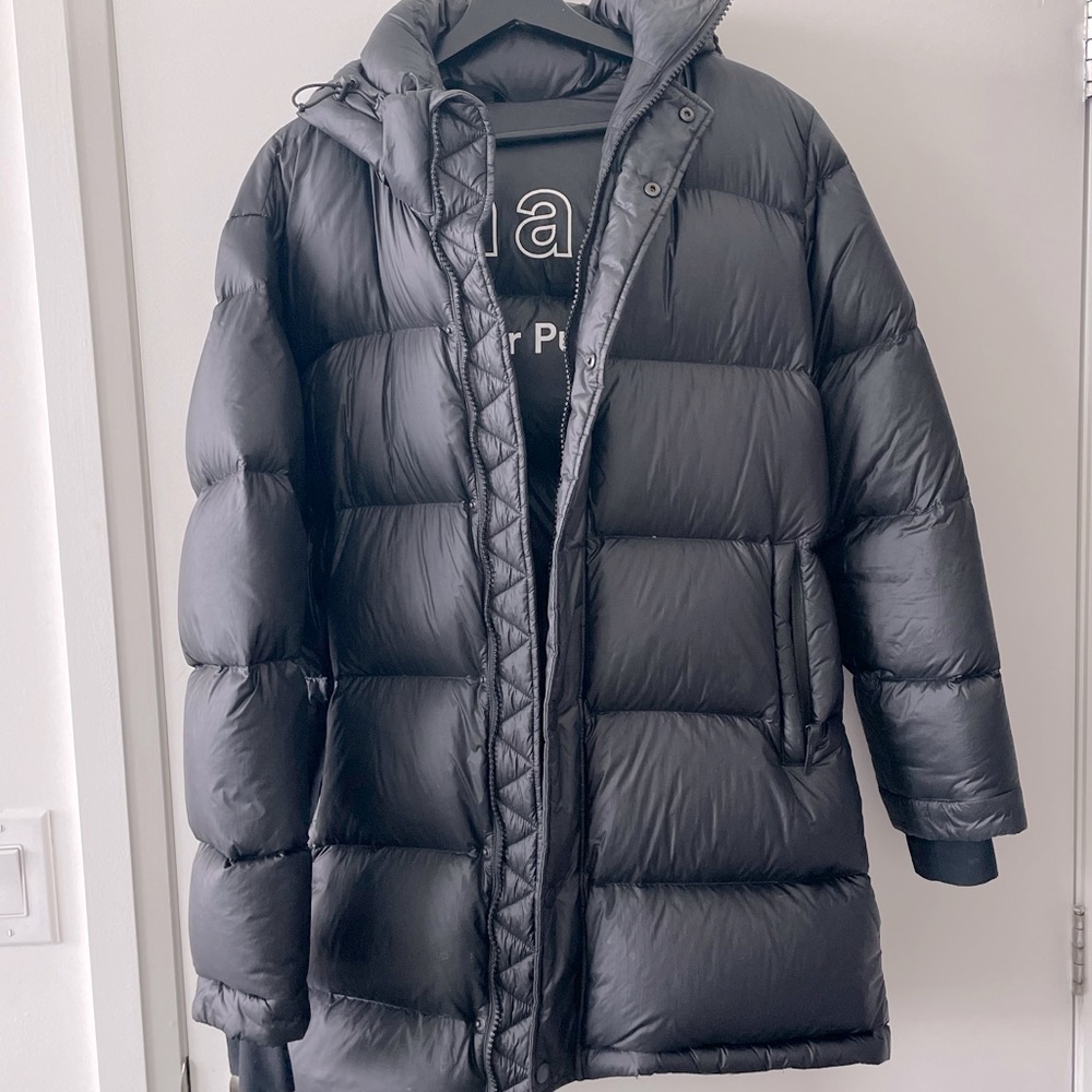 Black Aritzia Super Puff